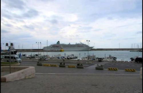 Little America House Borgata Aurelia Civitavecchia - Foto 47