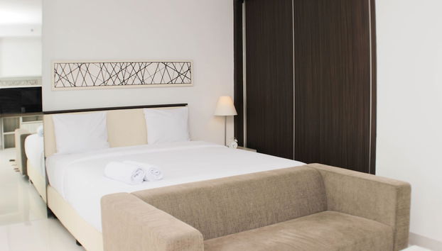 Nice And Comfy Studio Azalea Suites Apartment - Foto 3, Habitación