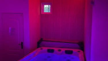 Maison avec piscine et jacuzzi proche de la rivière idéale pour un séjour détente - Foto 5