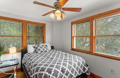 Cozy Townhome Near UF Campus - Foto 24