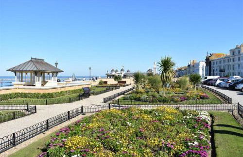 Grand 2 bed Georgian apartment at Florence House with king bed, in the heart of Herne Bay & 300m from beach - Foto 21