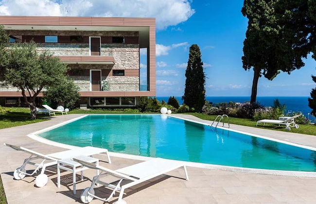 Exclusive Residence With Pool, Breathtaking Views on Taormina and on the sea - Foto 16