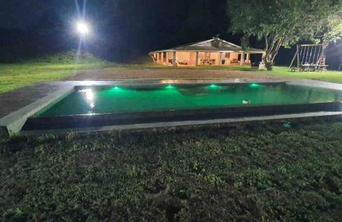 Casa de campo de alto padrão à beira da represa - Foto 8