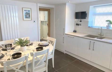 Modern 4-bed Cottage Llanwrst Town Centre & Parking - Snowdonia! near Betws-y-Coed - Photo 6