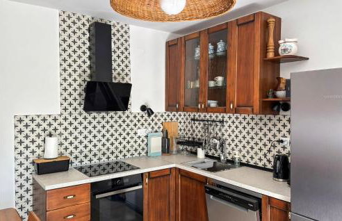 2 Bedroom Awesome Home In Buzet - Photo 10