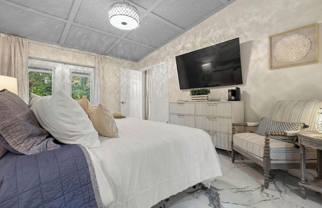 Serenity Haven Luxe Pet Friendly 5BR - Photo 1