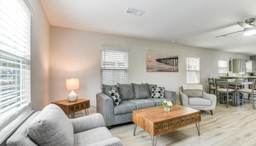 Steps to Seawall Fenced Family Home in Galveston! - Foto 5