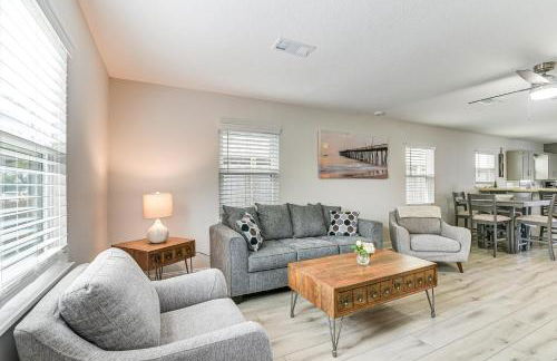 Steps to Seawall Fenced Family Home in Galveston! - Foto 5