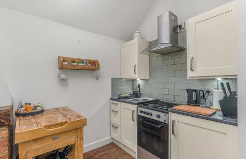 The Nook, 1 Bedroom Cottage with Indoor Fireplace - Foto 32