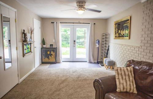 Moon River Smart-Suite near Interstate 44 and Airport - Photo 1