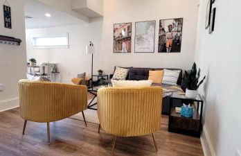 Entire Spacious Vacation Home - 1 mile to all Attractions - Foto 1