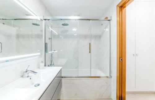 Frente a mar salida directa playa solo 30M agua - Foto 19