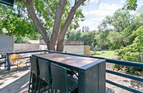 Quaint South Hill Home w Luxury King Bed and Wifi - Foto 24