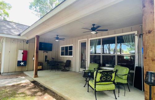 Charming new home near Canyon Lake/Guadalupe River - Photo 25