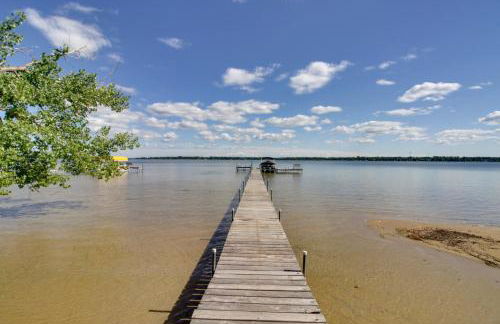 Lakefront Brainerd Cabin with Fireplace! - Photo 32