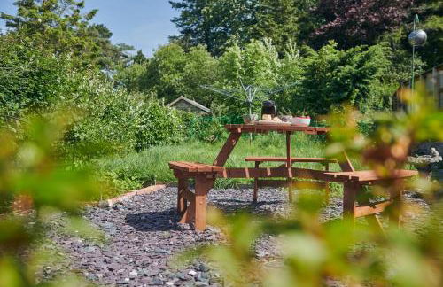 Min Yr Afon, A charming Laugharne Cottage, close to Castle, Estuary & Cafés - Photo 7