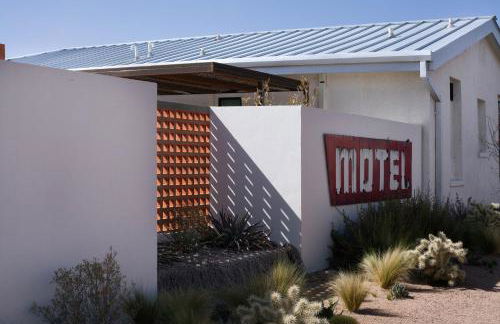 Large West Texas Suite at Iconic Property - Foto 27