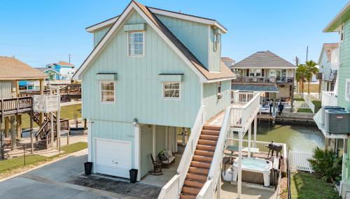 Saltwater Cowboys' Retreat - Bayfront Boat Slip & Hot Tub - Foto 4