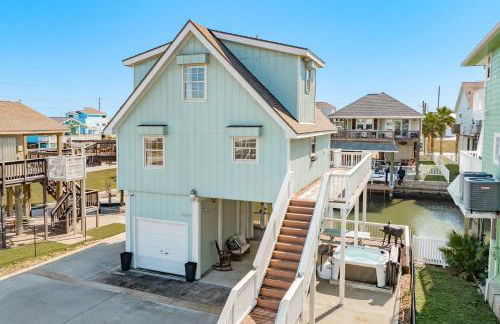 Saltwater Cowboys' Retreat - Bayfront Boat Slip & Hot Tub - Foto 4