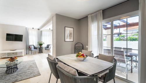 La Caleta Luxury Seaside Villa with 3 Bedrooms and Private Pool - Foto 4