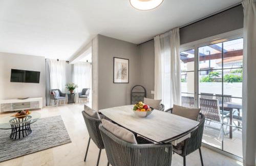 La Caleta Luxury Seaside Villa with 3 Bedrooms and Private Pool - Foto 4