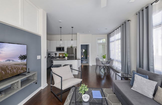 Spacious 2BD With Private Balcony and Free Parking 2 - Foto 8