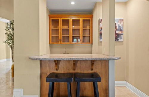 5800 sq ft Gorgeous Tarzana 7 bedroom 9 bathroom home with pool and hot tub - Foto 3