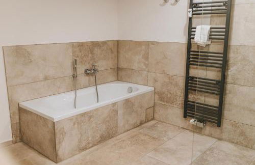 Gruppen-Wohnung mit Balkon und Grill 10 Betten - Photo 9