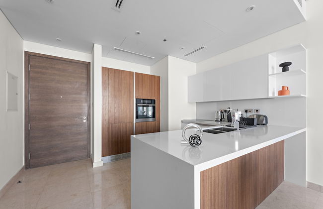 WelHome - Seaside Serenity: Spacious 1 BR in Maritime City - Photo 8