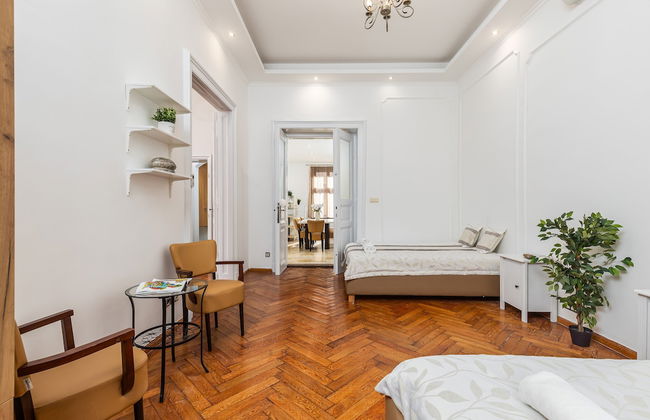 Real Apartments Andrassy - Foto 3