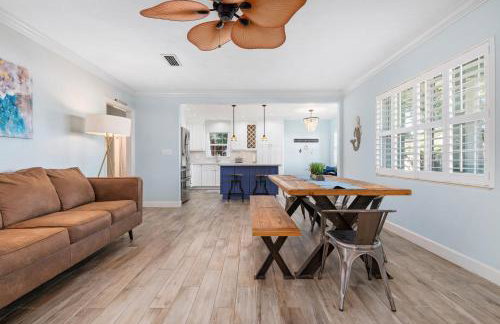 Nautical Escape! Private pool home with a tropical backyard oasis! - Foto 11