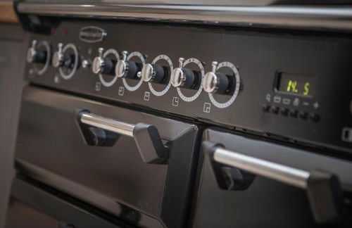 Three Little Pigs Luxury Cottage - Photo 31