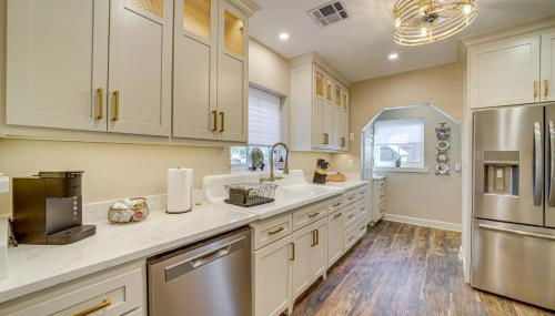 Less Than 9 Mi to Dtwn Tulsa Lovely Home with Yard and Deck! - Foto 2