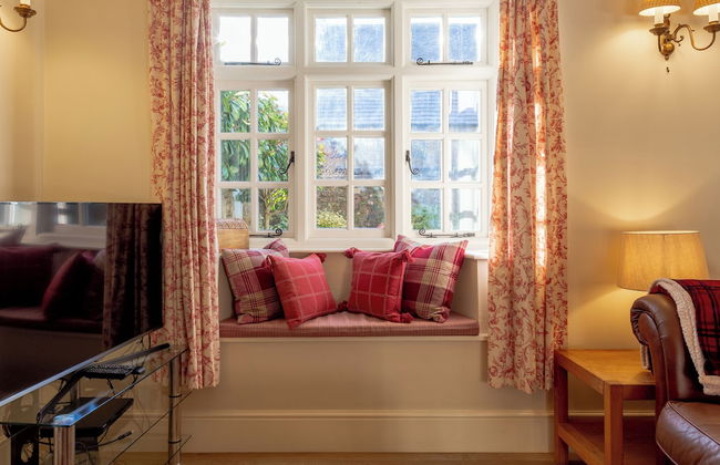 Jasmine Cottage-2BD in Heart of Bourton - Photo 36