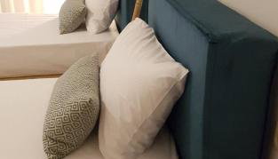 Byron House - Photo 2