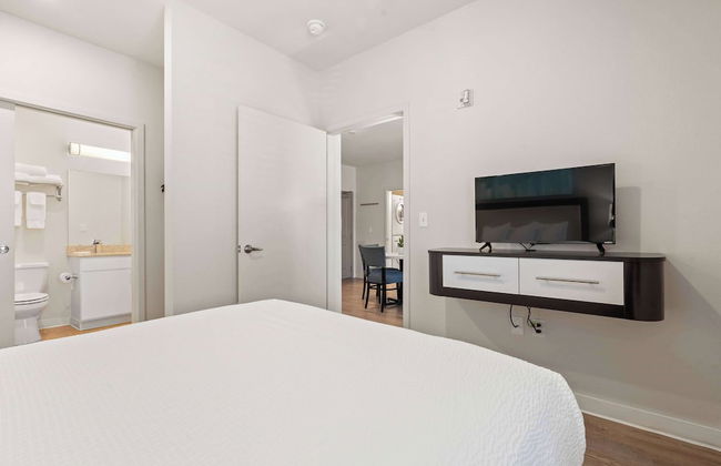 WaterWalk Extended Stay by Wyndham Kansas City - Overland Pk - Photo 12