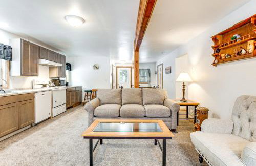 2 Ponds and Trail Access Peaceful Cabin in Calumet! - Foto 7