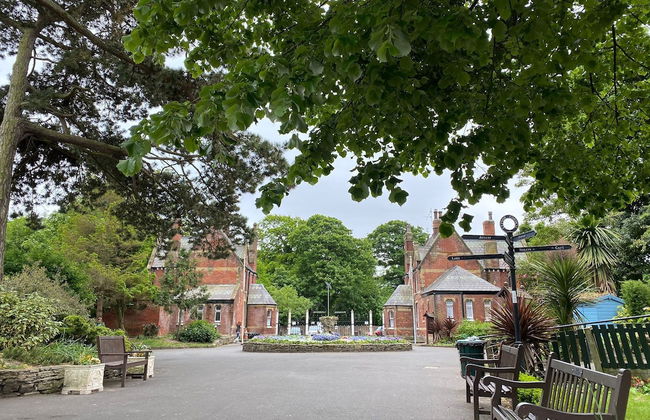 The Stamford Apartment - Photo 19