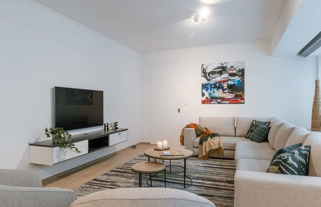 Spacious Apartment With Parking on Prime Location - Foto 7