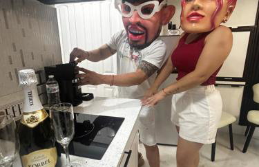 AMIRI Hollywood 5 mins from Hard Rock Stadium & The Guitar - Foto 7