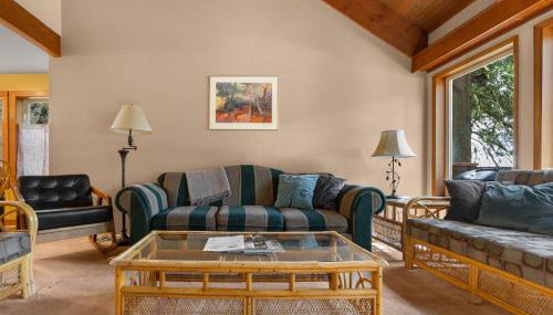 Cedar Grove Chalet - Photo 4