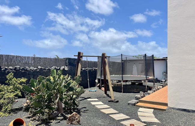 Beautiful Spacious Villa in Playa Blanca - Photo 21