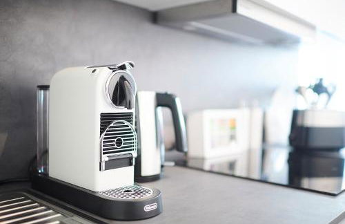 Stilvolles Apartment ruhig, 24-7 Self-Check in, WLAN top, Parkplatz an der Strasse, Bushaltestelle vor Haus - Foto 16