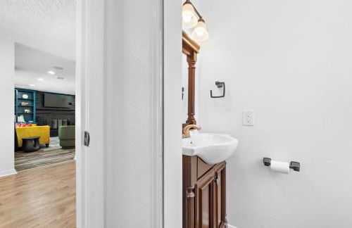 The Pines I Sleeps 12 I Private Pool I Patio & BBQ - Foto 33