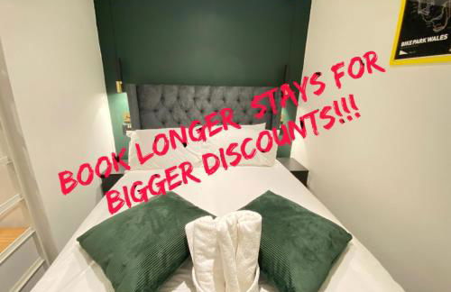 The Cwtch, Log Fire, Sleeps 6, Nr Zip World, Brecon and Bike Park Wales - Photo 4