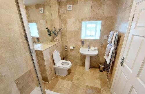 Bamburgh - Sleeps 8 - Dogs Stay Free - Enclosed Garden - Off Road Parking - Foto 14