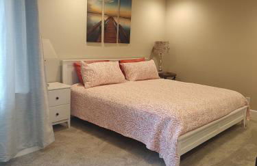 2 bdrm, Walking distance to all - Foto 3