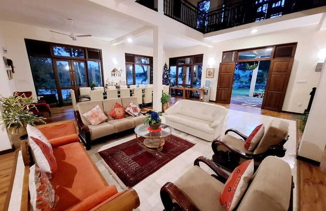 MYH - Lake Front Pvt Villa - Photo 29