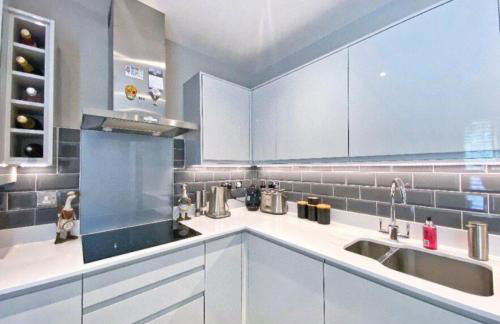 Foreman Manor Near London & Guildford 3 Bed 3 Bath - Foto 2