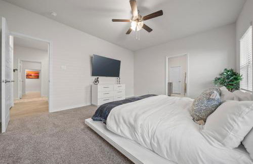 Luxurious 4-Bed Home with Pool Table & Nearby Pool - Foto 22